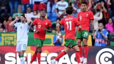 土超巅峰对决：加拉塔萨雷VS费内巴切，预测分析，实力旗鼓相当，精彩一战在即